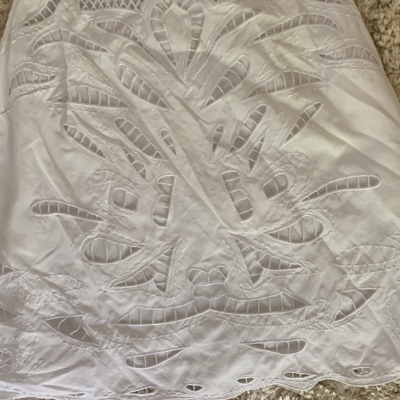 WHBM sleeveless white eyelet top - Picture 3 of 7